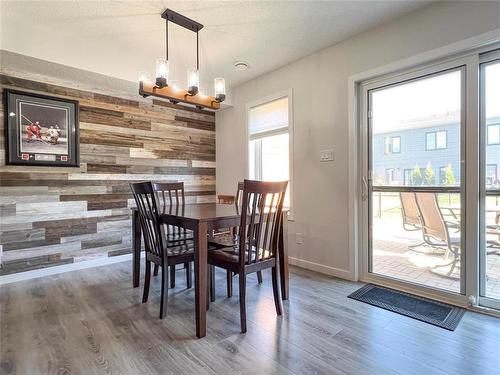 7 Boschman Bay, Brandon, MB - Indoor Photo Showing Dining Room