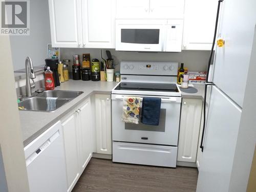 1160 Hugh Allan Drive Unit# 203, Kamloops, BC - Indoor Photo Showing Kitchen With Double Sink