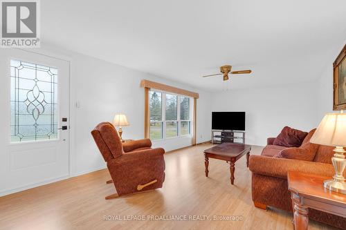 458 Rose Road, Quinte West, ON - Indoor Photo Showing Living Room