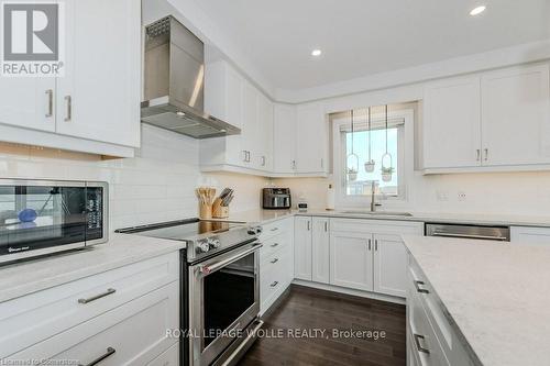 307 - 249 Grey Silo Road, Waterloo, ON - Indoor Photo Showing Kitchen With Upgraded Kitchen