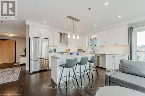 307 - 249 Grey Silo Road, Waterloo, ON - Indoor Photo Showing Kitchen With Upgraded Kitchen