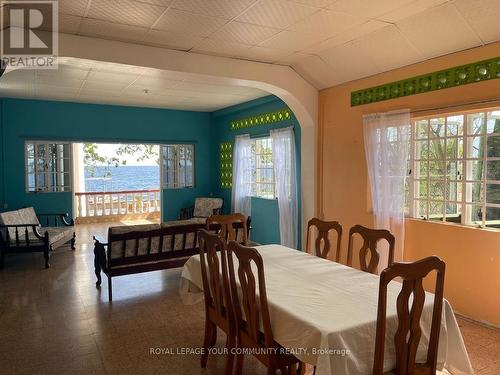 5 Gasparee Island, Trinidad, ON - Indoor Photo Showing Dining Room