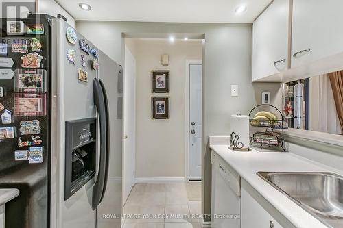 233 - 65 Bristol Road E, Mississauga, ON - Indoor Photo Showing Kitchen