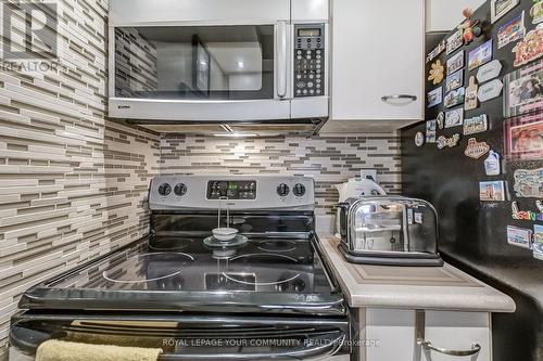 233 - 65 Bristol Road E, Mississauga, ON - Indoor Photo Showing Kitchen