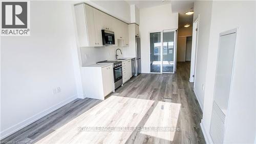 304 - 15 Wellington Street S, Kitchener, ON - Indoor Photo Showing Kitchen