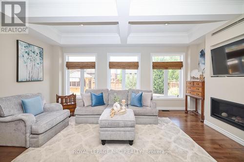 5 Abbott Place, Pelham, ON - Indoor Photo Showing Living Room With Fireplace