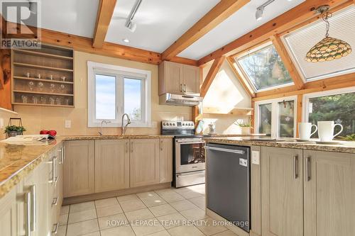 4883 Torbolton Ridge Road, Ottawa, ON - Indoor Photo Showing Kitchen