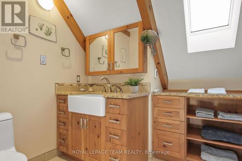 4883 Torbolton Ridge Road, Ottawa, ON - Indoor Photo Showing Bathroom