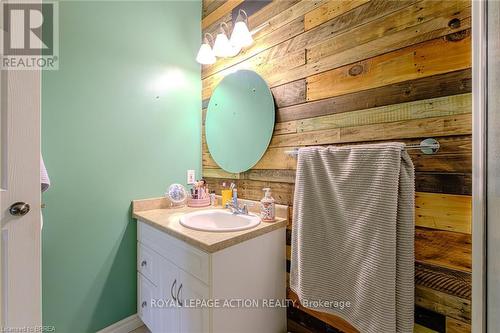 4 Norsworthy Lane, Ingersoll, ON - Indoor Photo Showing Bathroom