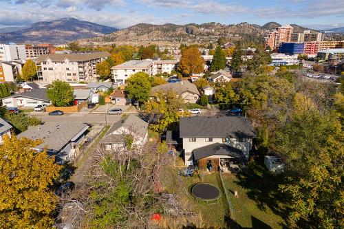 1025 & 1033/1035 Laurier Avenue, Kelowna, BC - Outdoor With View