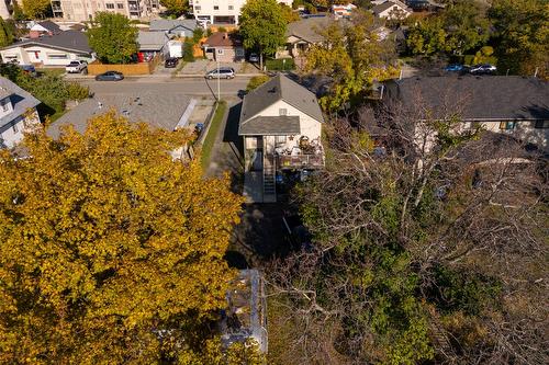 1025 & 1033/1035 Laurier Avenue, Kelowna, BC - Outdoor With View