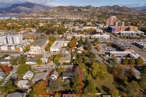 1025 & 1033/1035 Laurier Avenue, Kelowna, BC - Outdoor With View