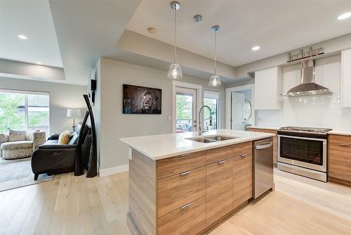 28-2161 Upper Sundance Drive, West Kelowna, BC - Indoor Photo Showing Kitchen With Double Sink