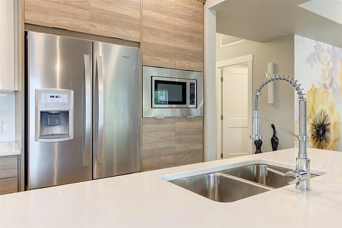 28-2161 Upper Sundance Drive, West Kelowna, BC - Indoor Photo Showing Kitchen With Double Sink