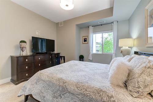 28-2161 Upper Sundance Drive, West Kelowna, BC - Indoor Photo Showing Bedroom