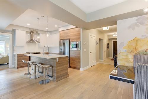 28-2161 Upper Sundance Drive, West Kelowna, BC - Indoor Photo Showing Kitchen With Upgraded Kitchen