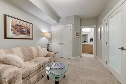 28-2161 Upper Sundance Drive, West Kelowna, BC - Indoor Photo Showing Living Room