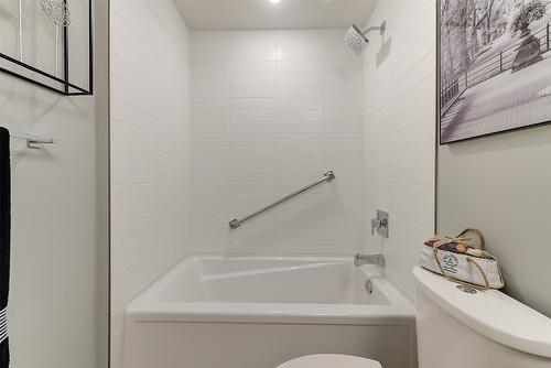 28-2161 Upper Sundance Drive, West Kelowna, BC - Indoor Photo Showing Bathroom