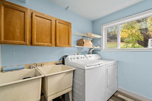 2190 Okanagan Avenue, Salmon Arm, BC - Indoor Photo Showing Laundry Room