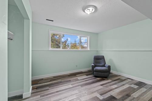 2190 Okanagan Avenue, Salmon Arm, BC - Indoor Photo Showing Other Room