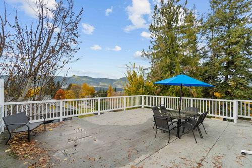 2190 Okanagan Avenue, Salmon Arm, BC - Outdoor