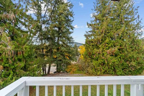 2190 Okanagan Avenue, Salmon Arm, BC - Outdoor