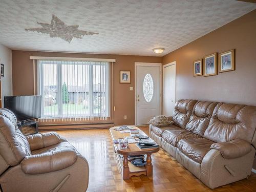 Salon - 885 91E Rue, Saint-Georges, QC - Indoor Photo Showing Living Room