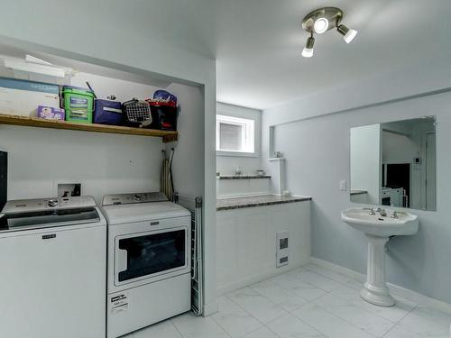 Laundry room - 289 Ch. Du Lac-Bertrand, Sainte-Sophie, QC - Indoor Photo Showing Laundry Room