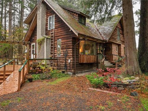 672 Macklin Rd, Quadra Island, BC 