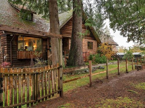 672 Macklin Rd, Quadra Island, BC 