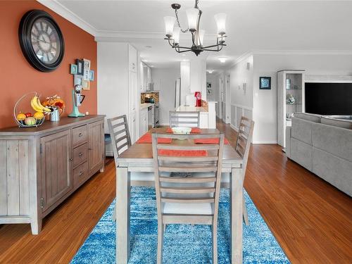 403-2910 Cook St, Victoria, BC - Indoor Photo Showing Dining Room