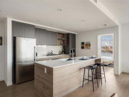 403-369 Tyee Rd, Victoria, BC - Indoor Photo Showing Kitchen