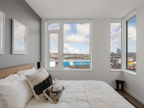 403-369 Tyee Rd, Victoria, BC - Indoor Photo Showing Bedroom