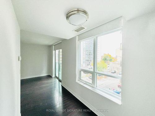 311-212 Eglinton Ave E, Toronto, ON - Indoor Photo Showing Other Room