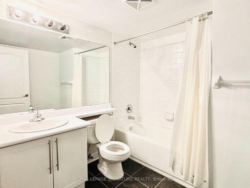 311-212 Eglinton Ave E, Toronto, ON - Indoor Photo Showing Bathroom