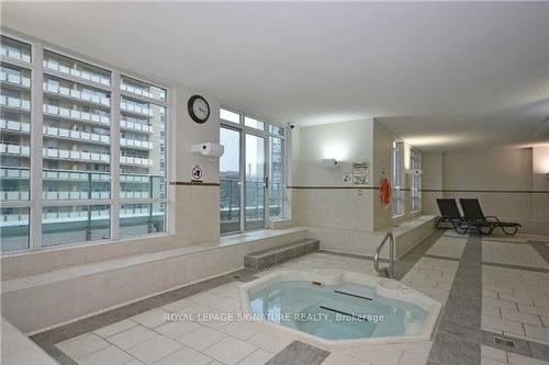 311-212 Eglinton Ave E, Toronto, ON -  Photo Showing Other Room