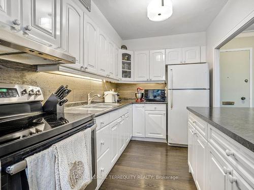 104-70 Old Sheppard Ave, Toronto, ON - Indoor Photo Showing Kitchen With Double Sink