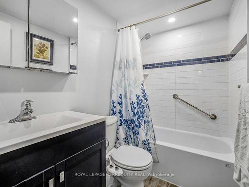 104-70 Old Sheppard Ave, Toronto, ON - Indoor Photo Showing Bathroom