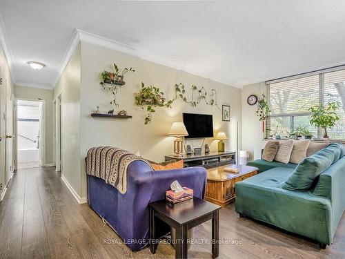 104-70 Old Sheppard Ave, Toronto, ON - Indoor Photo Showing Living Room