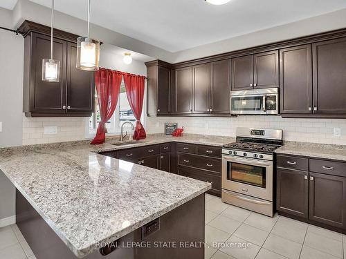 4896 Allan Crt, Lincoln, ON - Indoor Photo Showing Kitchen