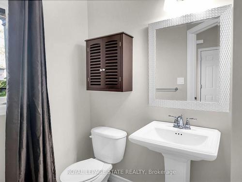 4896 Allan Crt, Lincoln, ON - Indoor Photo Showing Bathroom