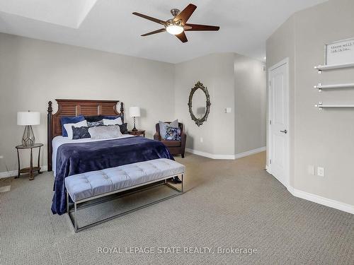 4896 Allan Crt, Lincoln, ON - Indoor Photo Showing Bedroom