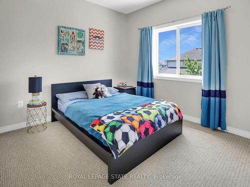 4896 Allan Crt, Lincoln, ON - Indoor Photo Showing Bedroom