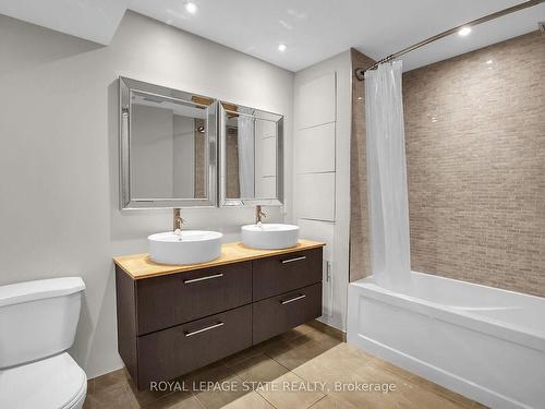 4896 Allan Crt, Lincoln, ON - Indoor Photo Showing Bathroom