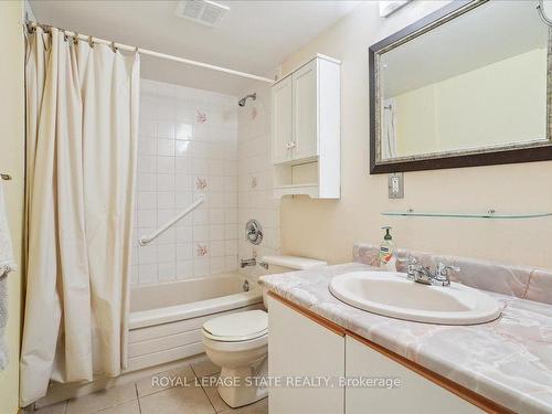 511-7 Gale Cres, St. Catharines, ON - Indoor Photo Showing Bathroom