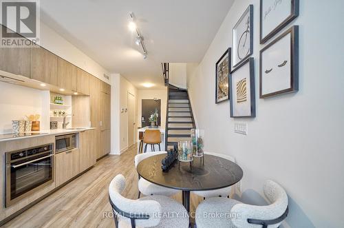 520 - 77 Shuter Street, Toronto, ON - Indoor Photo Showing Dining Room