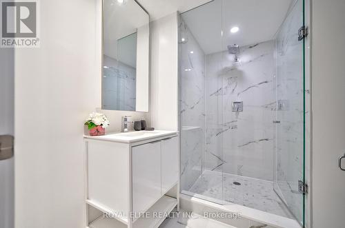 520 - 77 Shuter Street, Toronto, ON - Indoor Photo Showing Bathroom