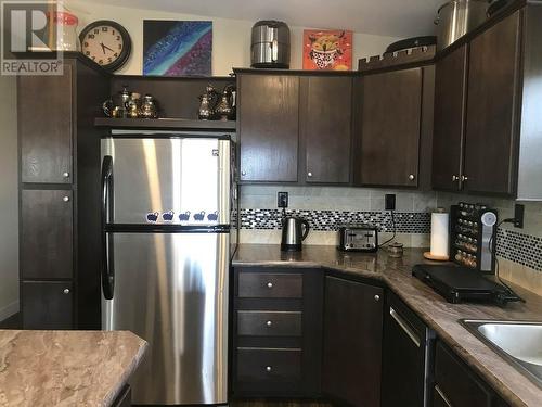 840 Deer Drive, Kamloops, BC - Indoor Photo Showing Kitchen