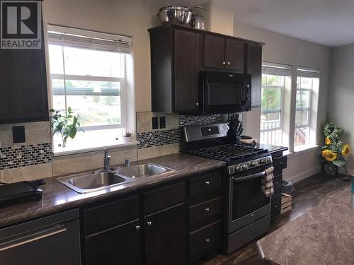 840 Deer Drive, Kamloops, BC - Indoor Photo Showing Kitchen With Double Sink