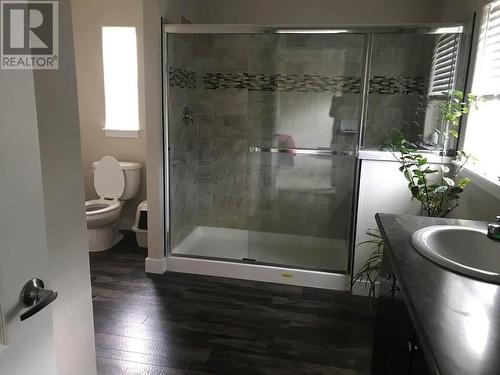 840 Deer Drive, Kamloops, BC - Indoor Photo Showing Bathroom